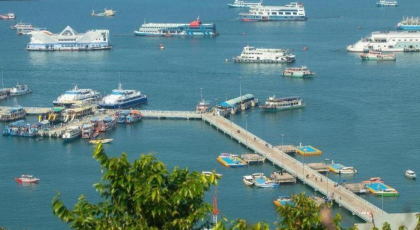 Oyo 1066 Encore Sea Side Pattaya Extérieur photo