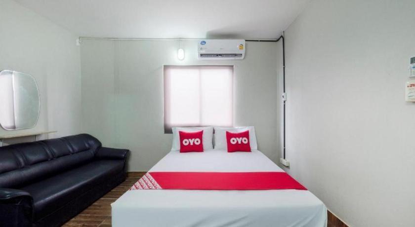 Oyo 1066 Encore Sea Side Pattaya Extérieur photo